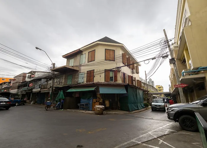 Oyo 895 The Onion Bangkok