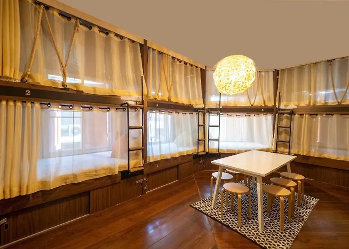 Oyo 895 The Onion Hotel Bangkok